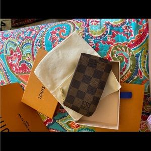 Selling this brand new Louis Vuitton Damier Ebene Key pouch! NWT